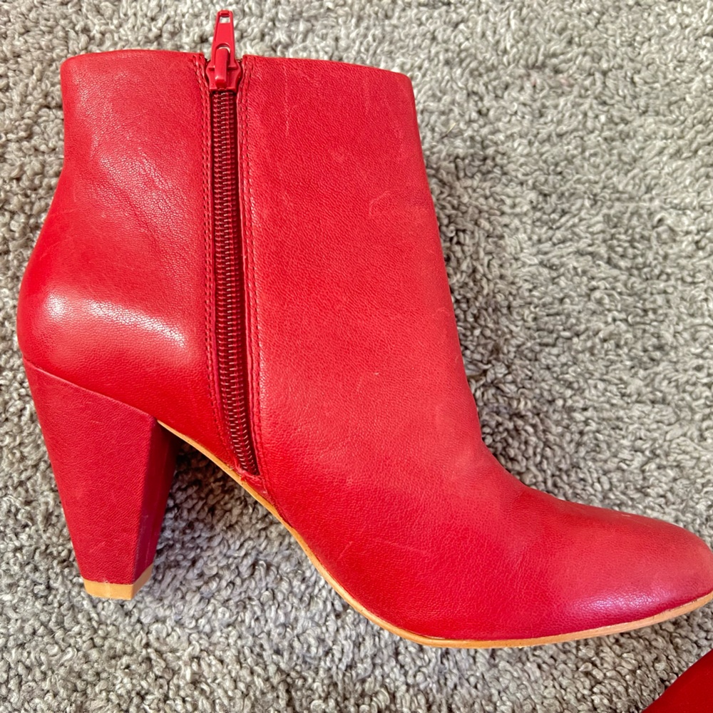 Red leather booties, never used, just tried.